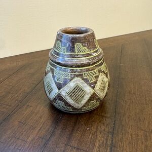 Beautiful Pottery Bud Vase Aztec‎ Brown Beige  Handmade Signed